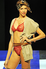 BODY AND BEACH F/S 2010