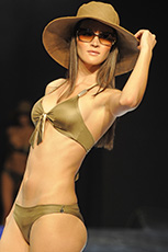 BODY AND BEACH F/S 2010