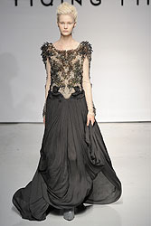 Yiqing Yin
