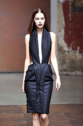 Yiqing Yin