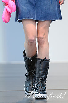 Gallery SHOES